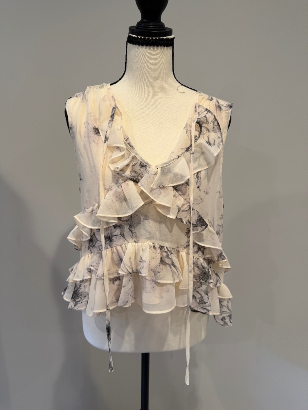 NWT Cinq à Sept Ariette Ruffled Top Size